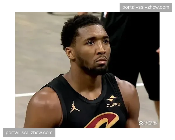 骑士力克雄鹿锁定中部赛区头名，米切尔、阿伦合砍61分